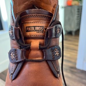 Pikolinos Women’s Lace up Booties